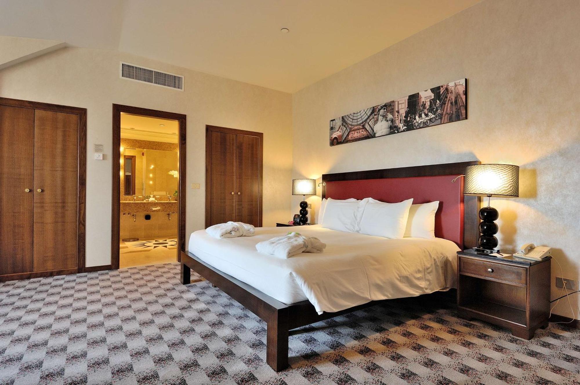 Hilton Milan Hotel Exterior photo