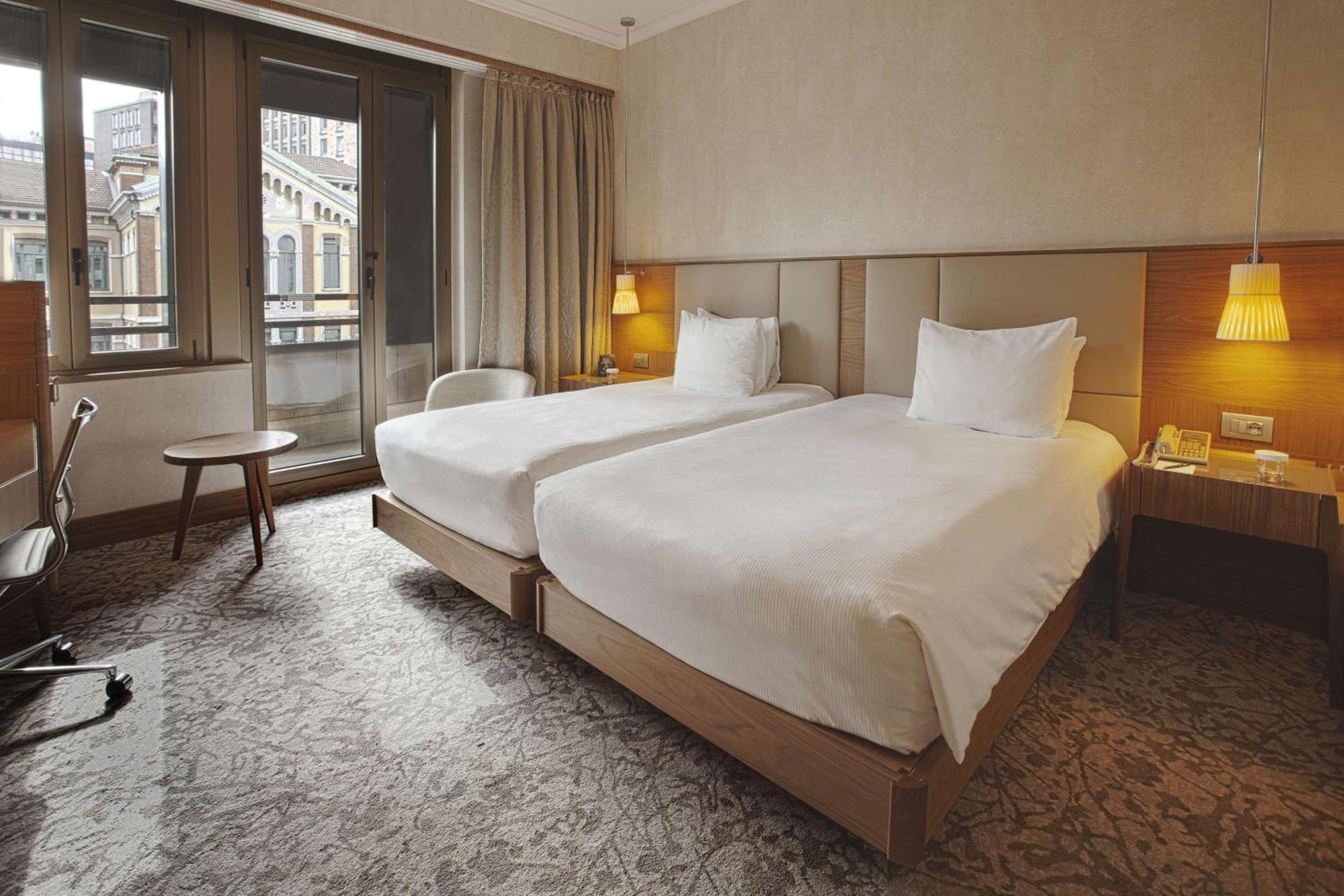 Hilton Milan Hotel Exterior photo