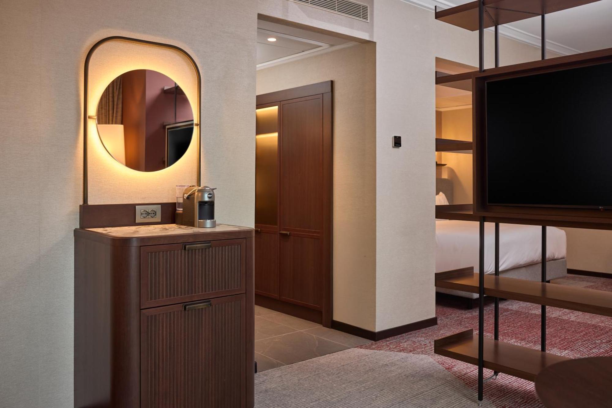 Hilton Milan Hotel Exterior photo